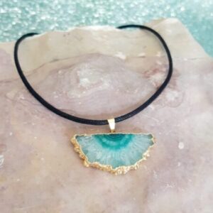 collier cordon noir quartz solaire pierre bleu bijoux